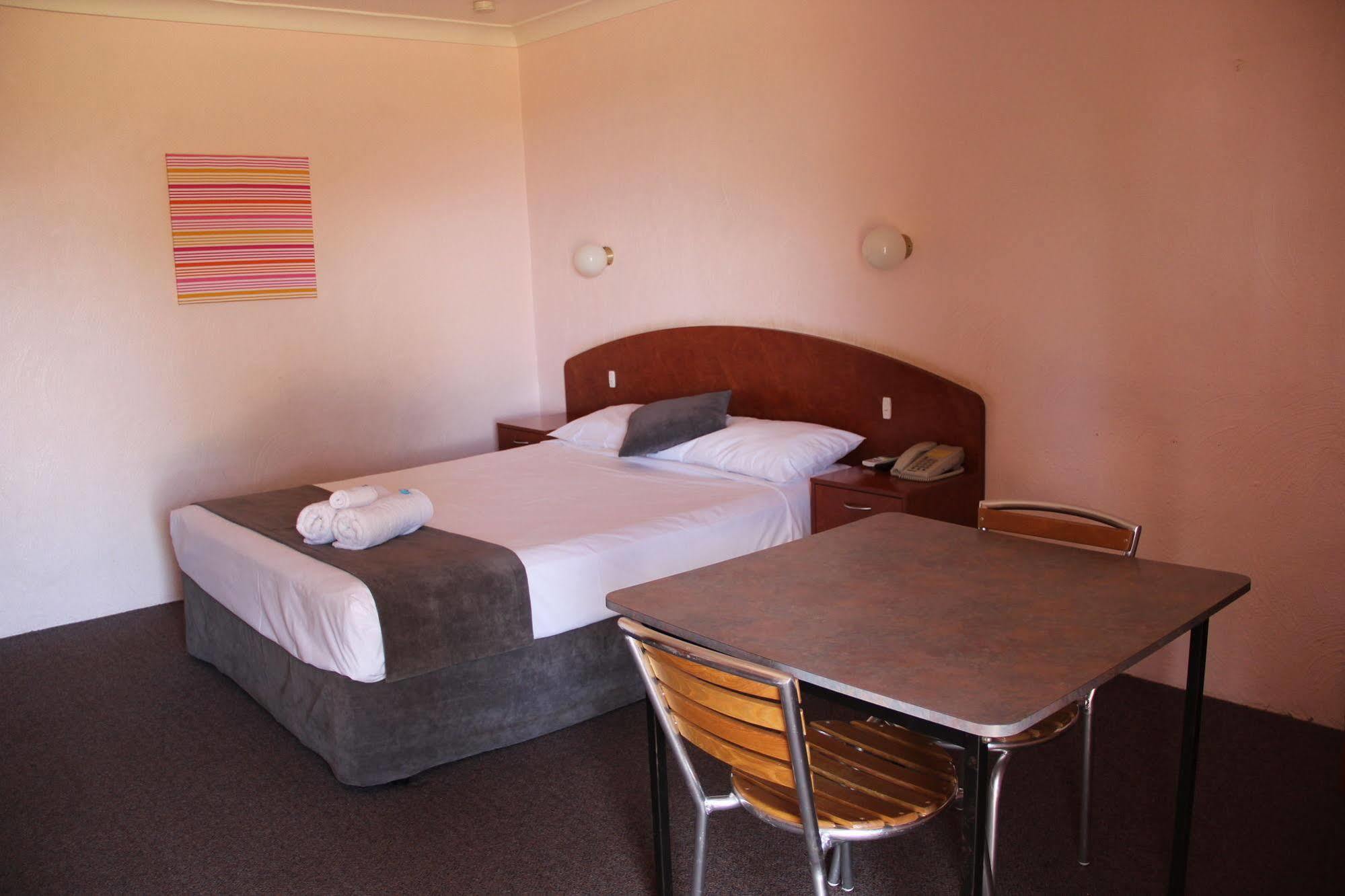 Childers Gateway Motor Inn Exteriör bild