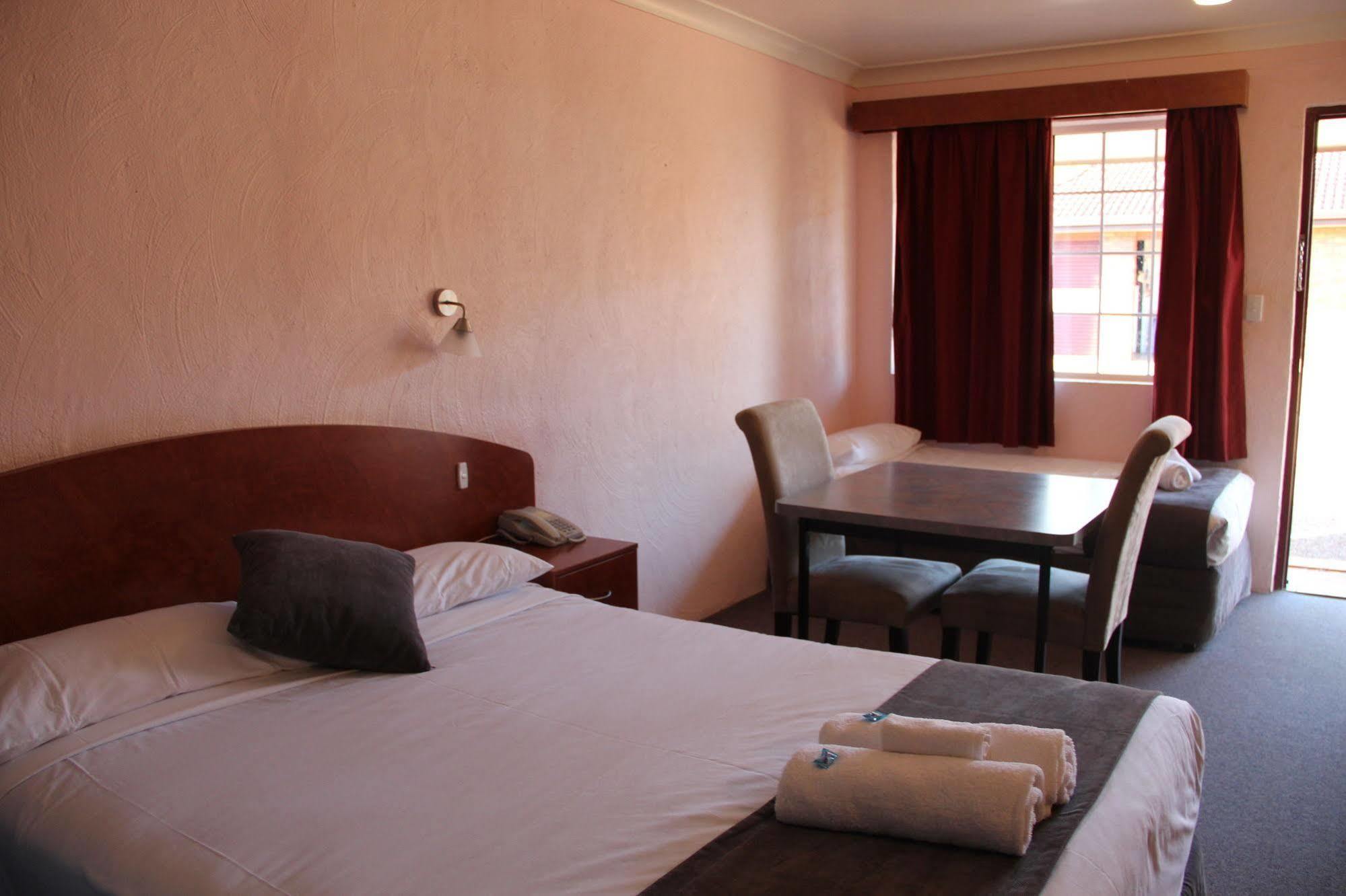 Childers Gateway Motor Inn Exteriör bild